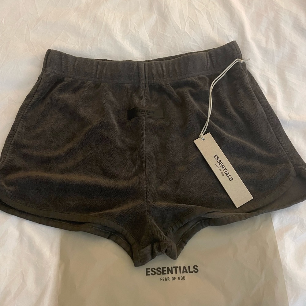 Fear of God Essentials Off Black Shorts Size M Medium